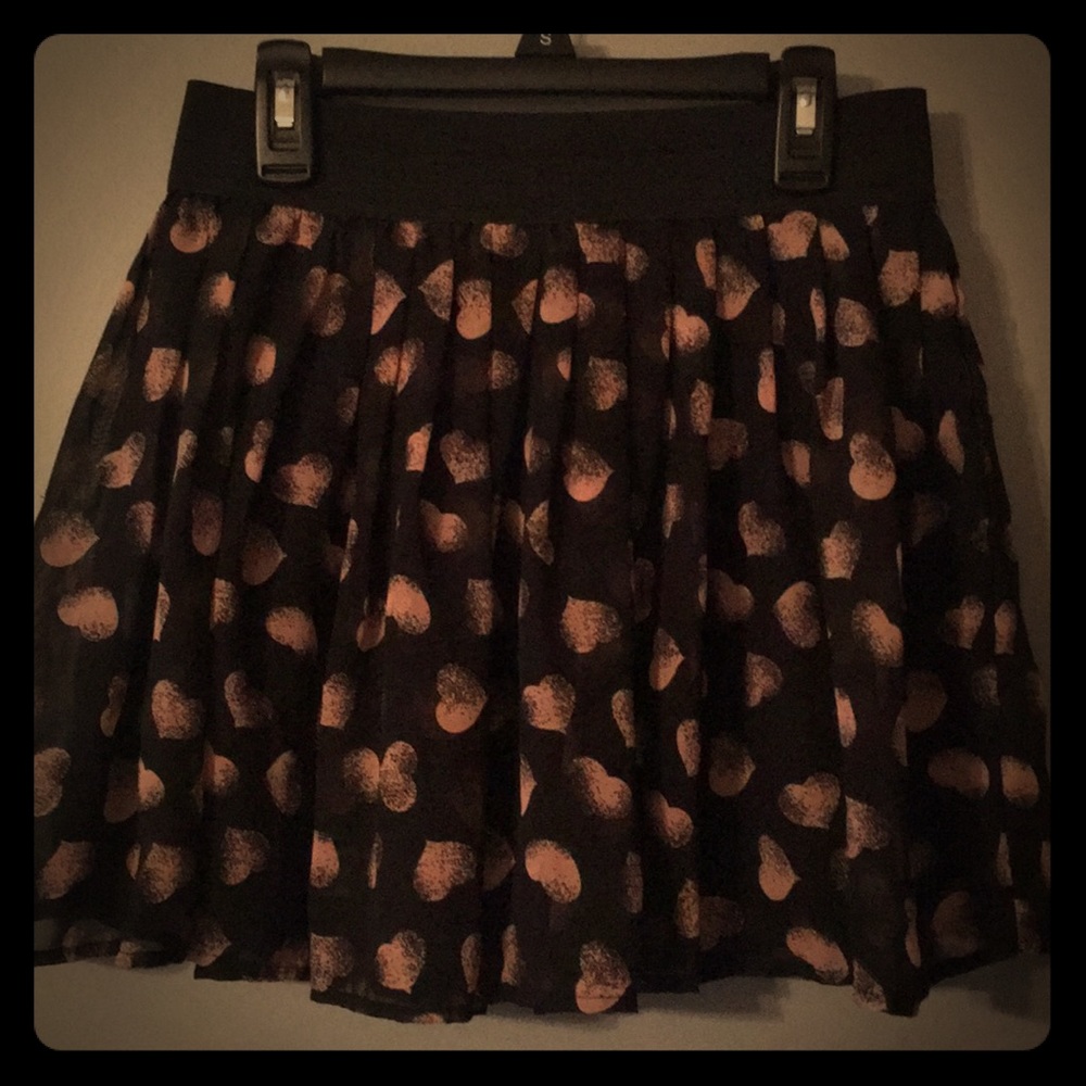 Black skater skirt w/ hearts